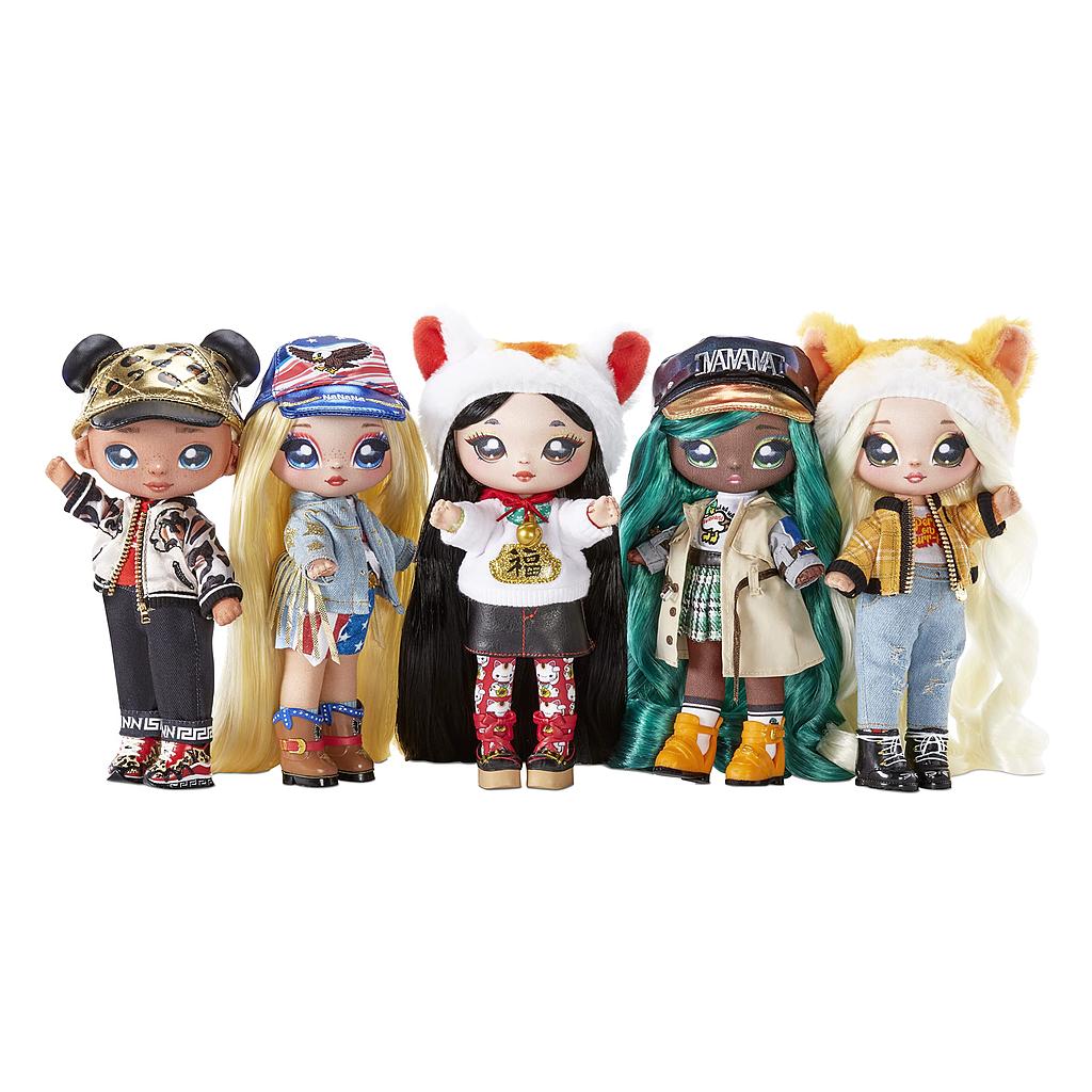 MUÑECAS Y FIGURAS